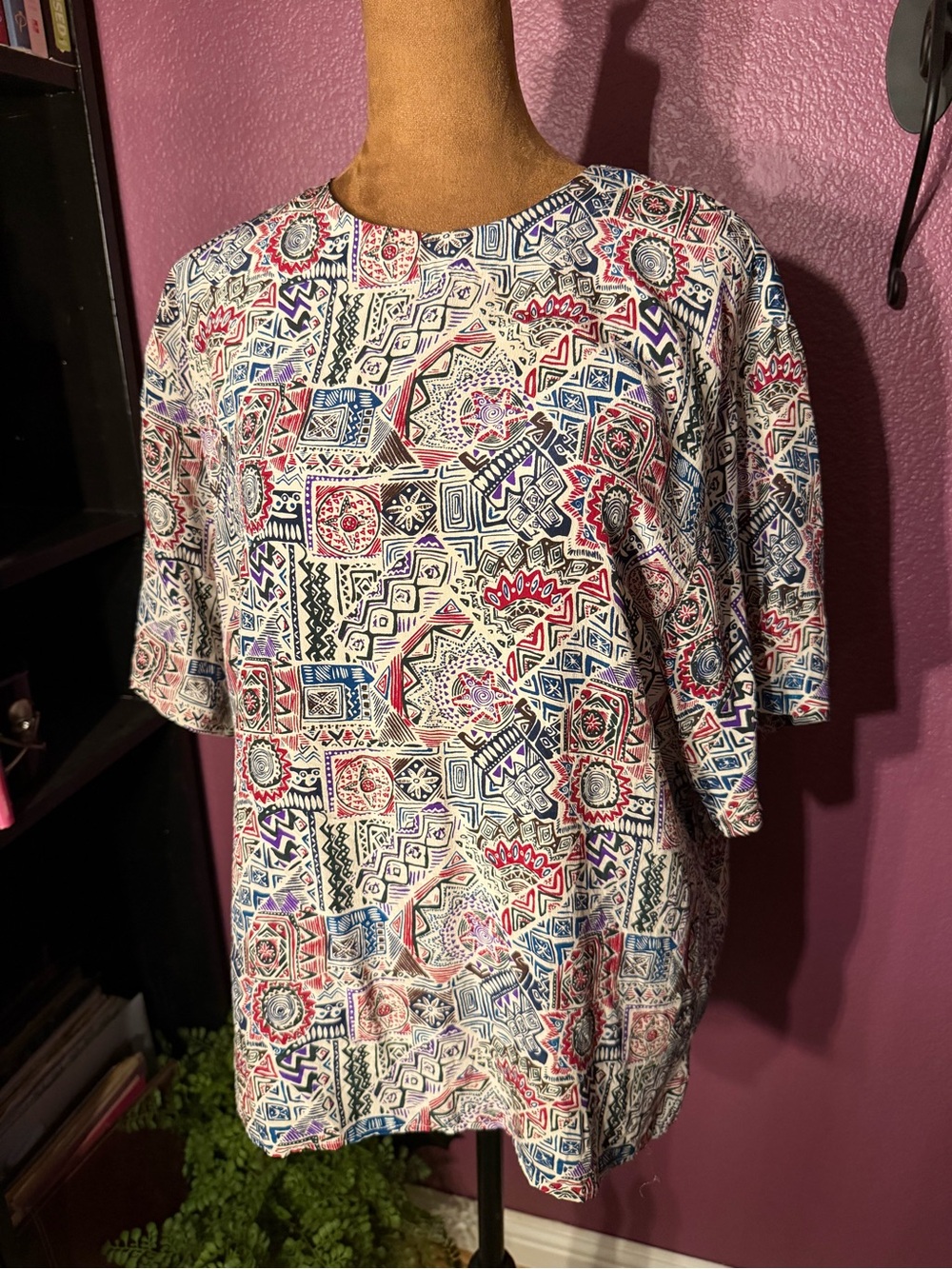 Vintage Douglas 100%silk top with button keyhole back.